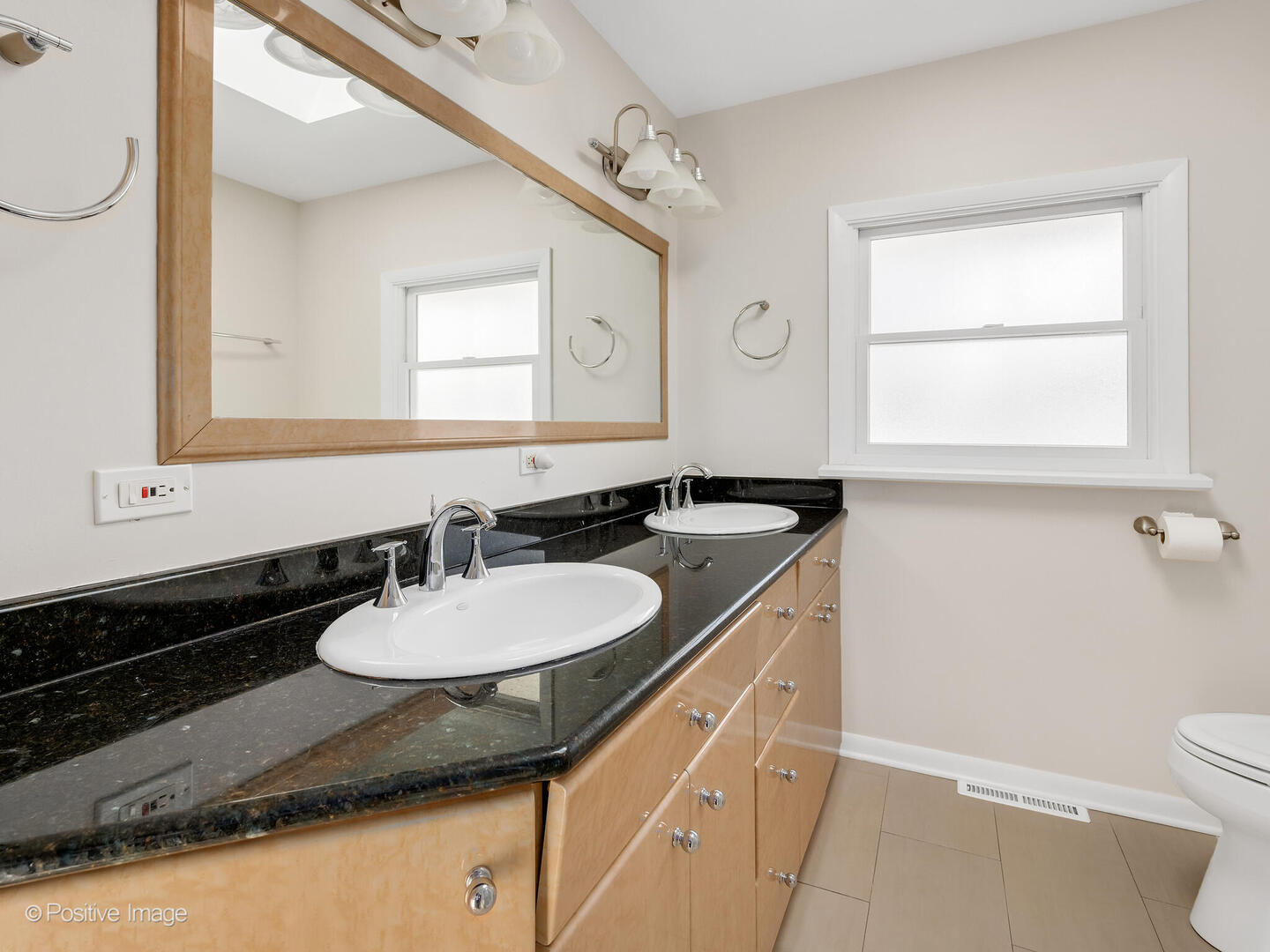 417 Naperville Road, Clarendon Hills, IL 60514