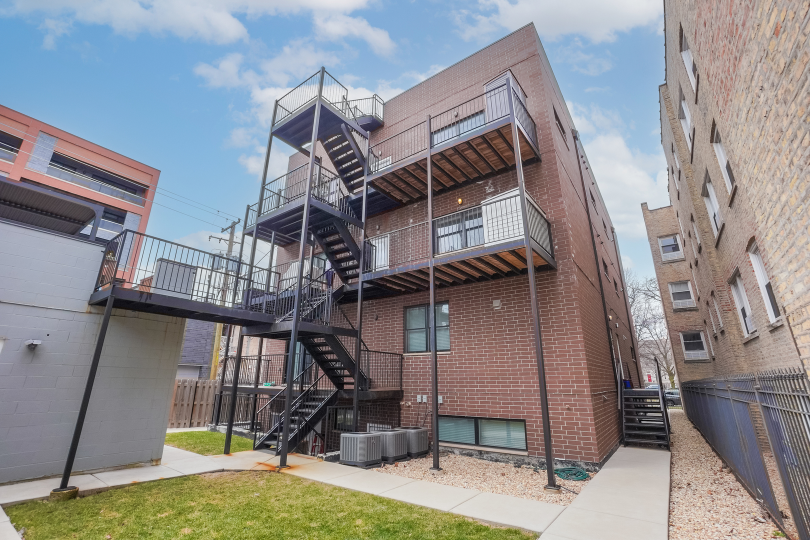 1621 N Humboldt Boulevard #2S, Chicago, IL 60647