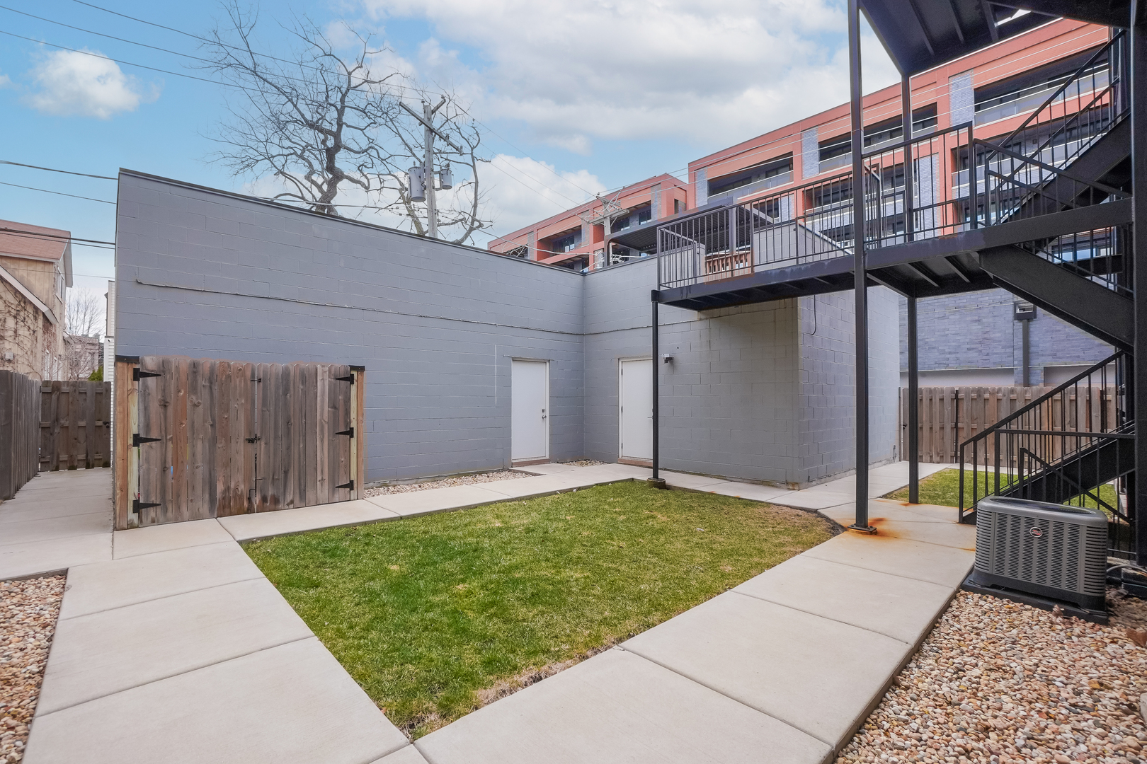 1621 N Humboldt Boulevard #2S, Chicago, IL 60647