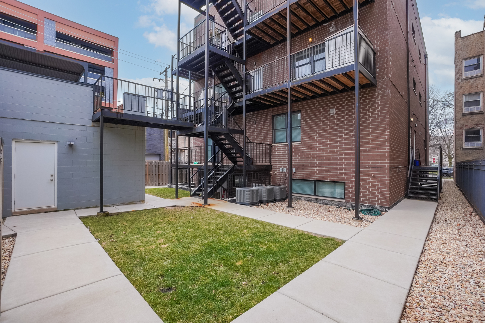 1621 N Humboldt Boulevard #2S, Chicago, IL 60647