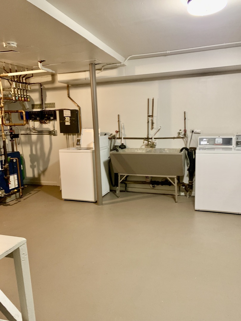 11115 S 84th Avenue #2A, Palos Hills, IL 60465