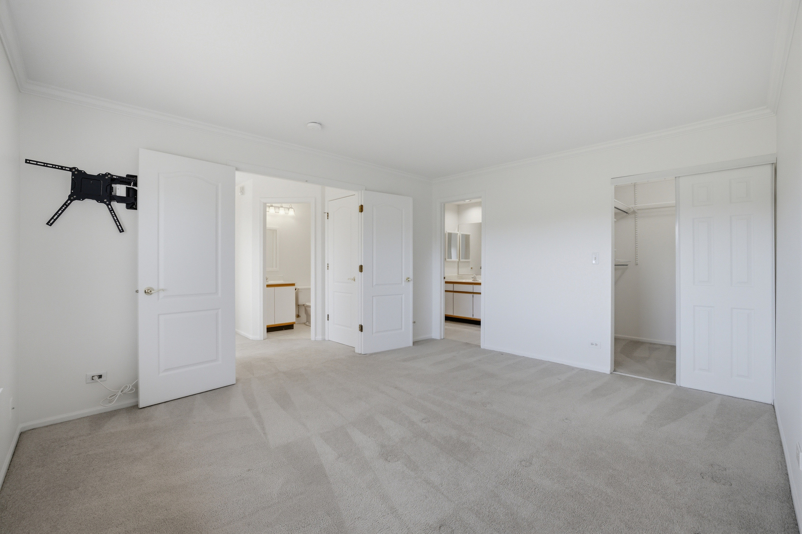 1447 Club Drive #A, Glendale Heights, IL 60139