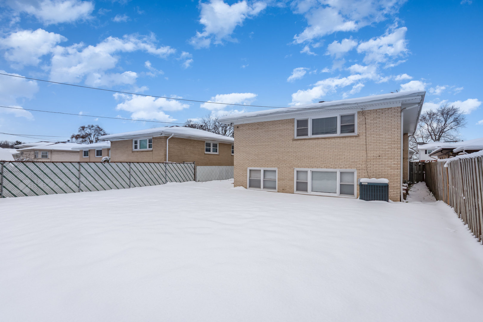 2913 Kensington Avenue, Westchester, IL 60154