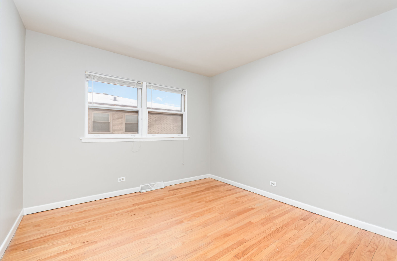 2913 Kensington Avenue, Westchester, IL 60154