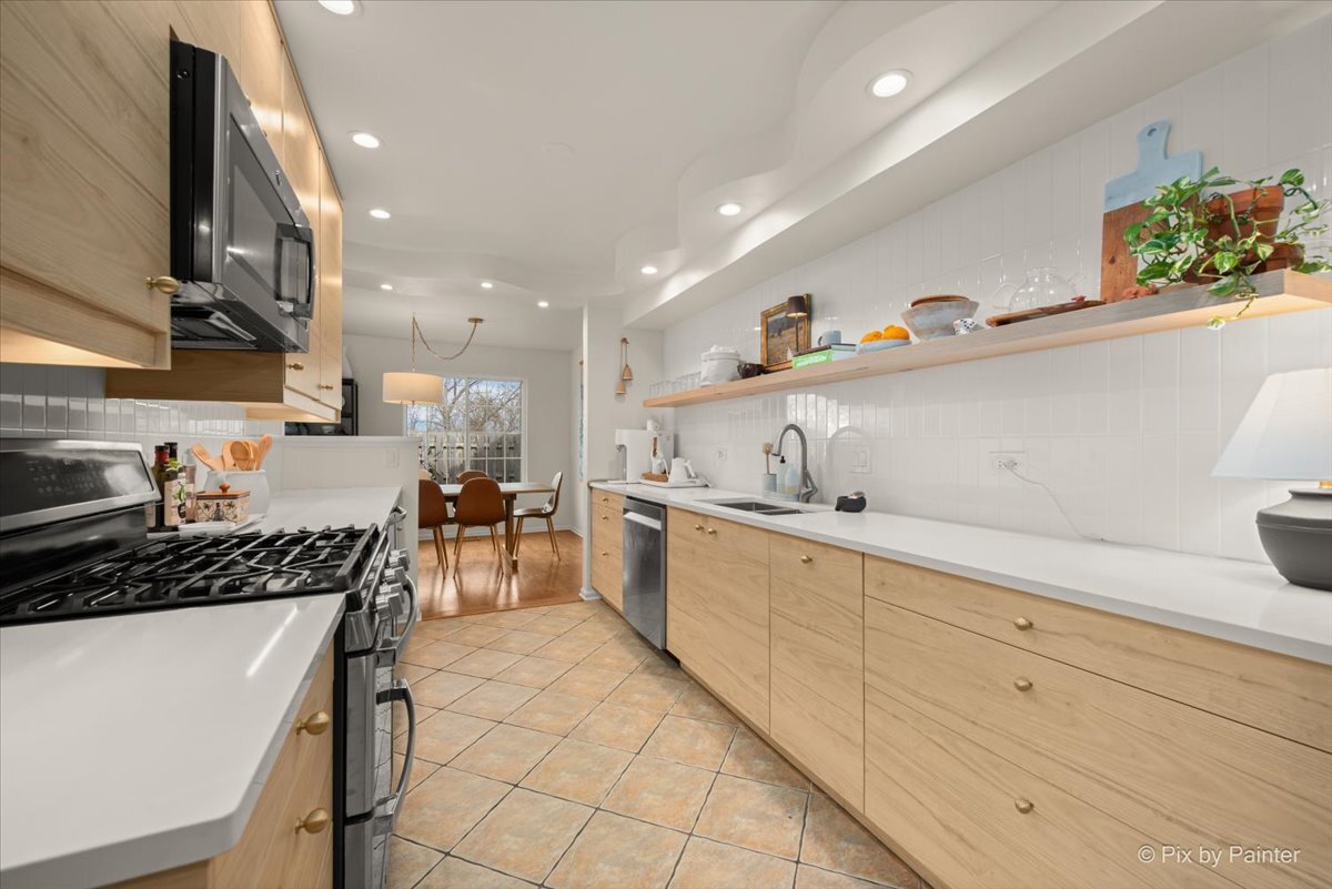 184 Woodstone Drive, Buffalo Grove, IL 60089