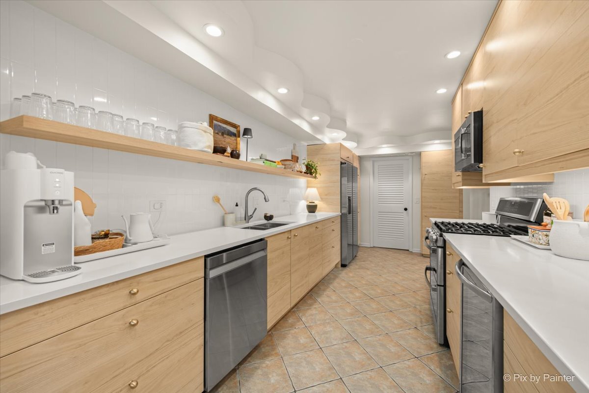 184 Woodstone Drive, Buffalo Grove, IL 60089