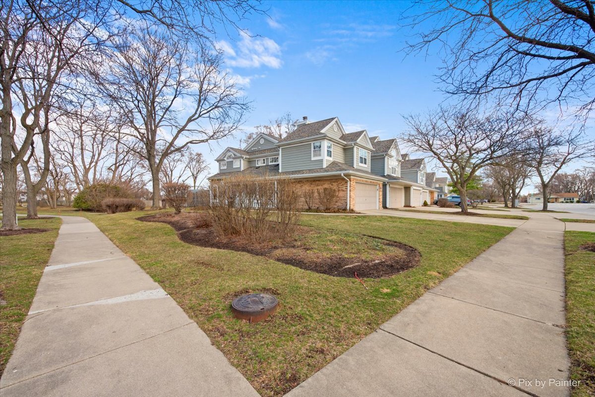 184 Woodstone Drive, Buffalo Grove, IL 60089