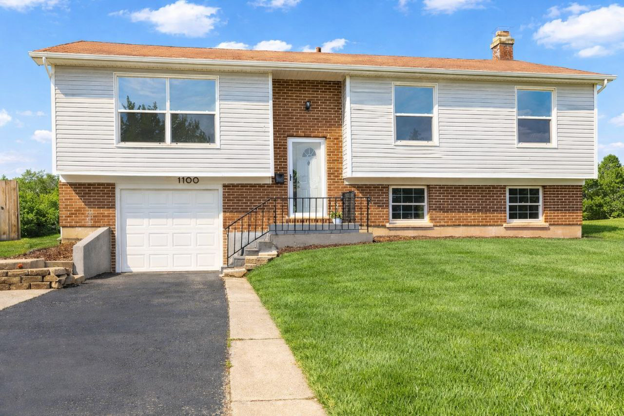 1100 Millbrook Drive, Lake Zurich, IL 60047