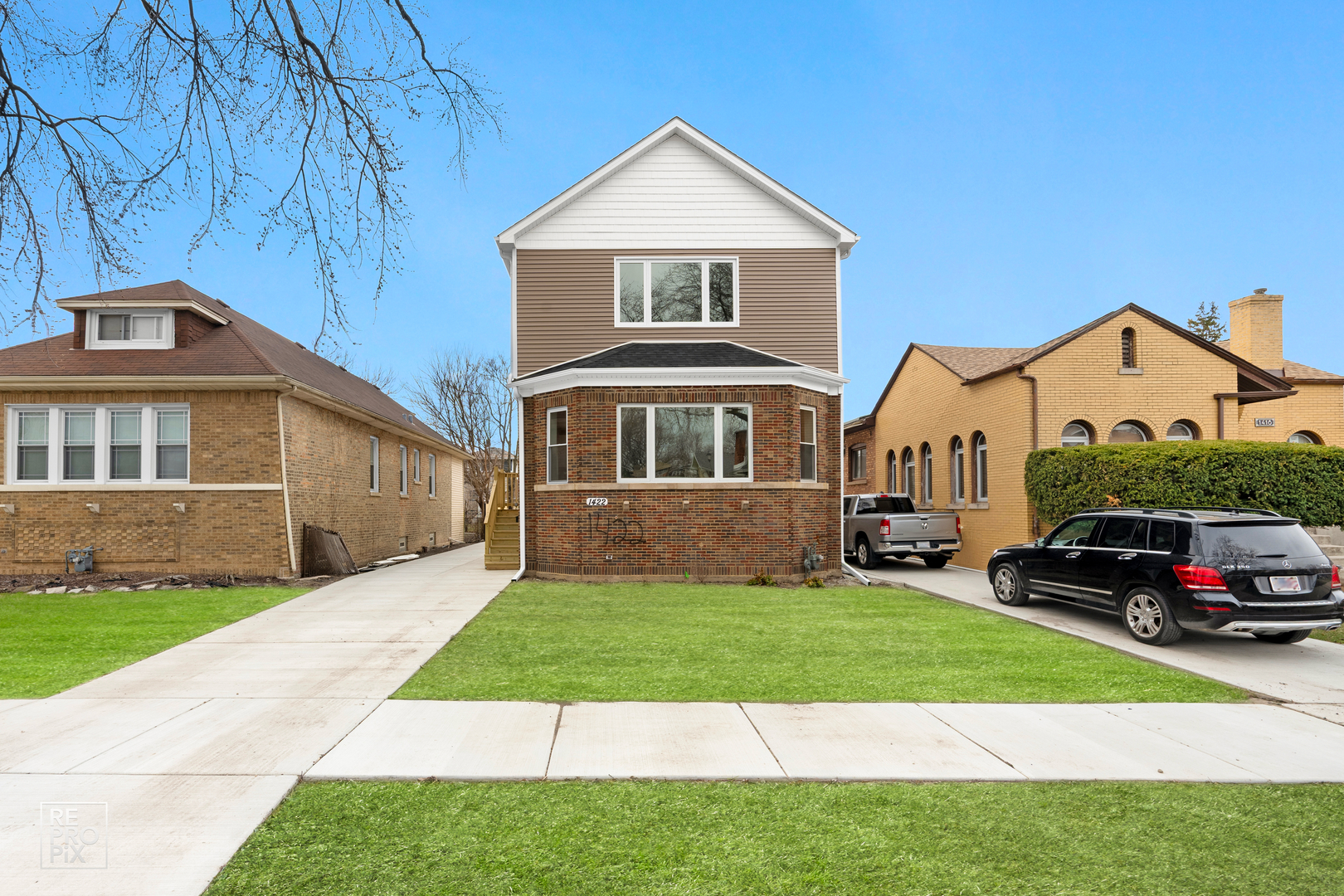 1422 S 13th Avenue, Maywood, IL 60153