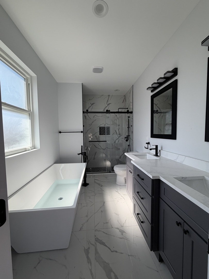 1422 S 13th Avenue, Maywood, IL 60153