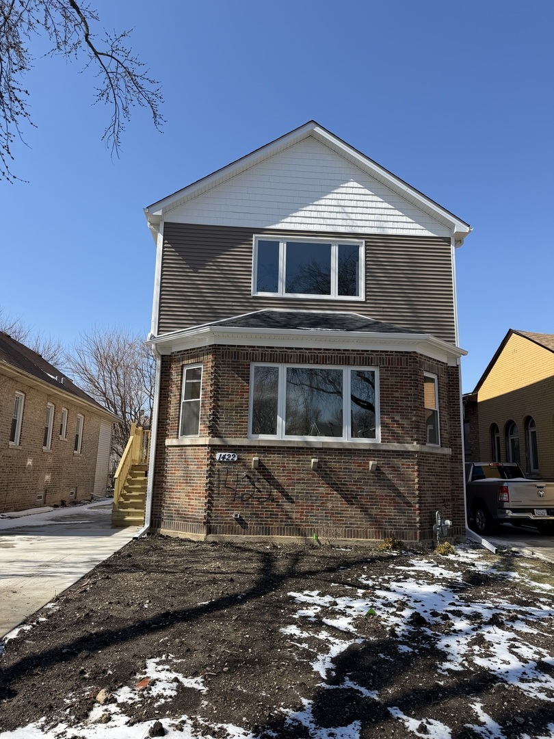 1422 S 13th Avenue, Maywood, IL 60153