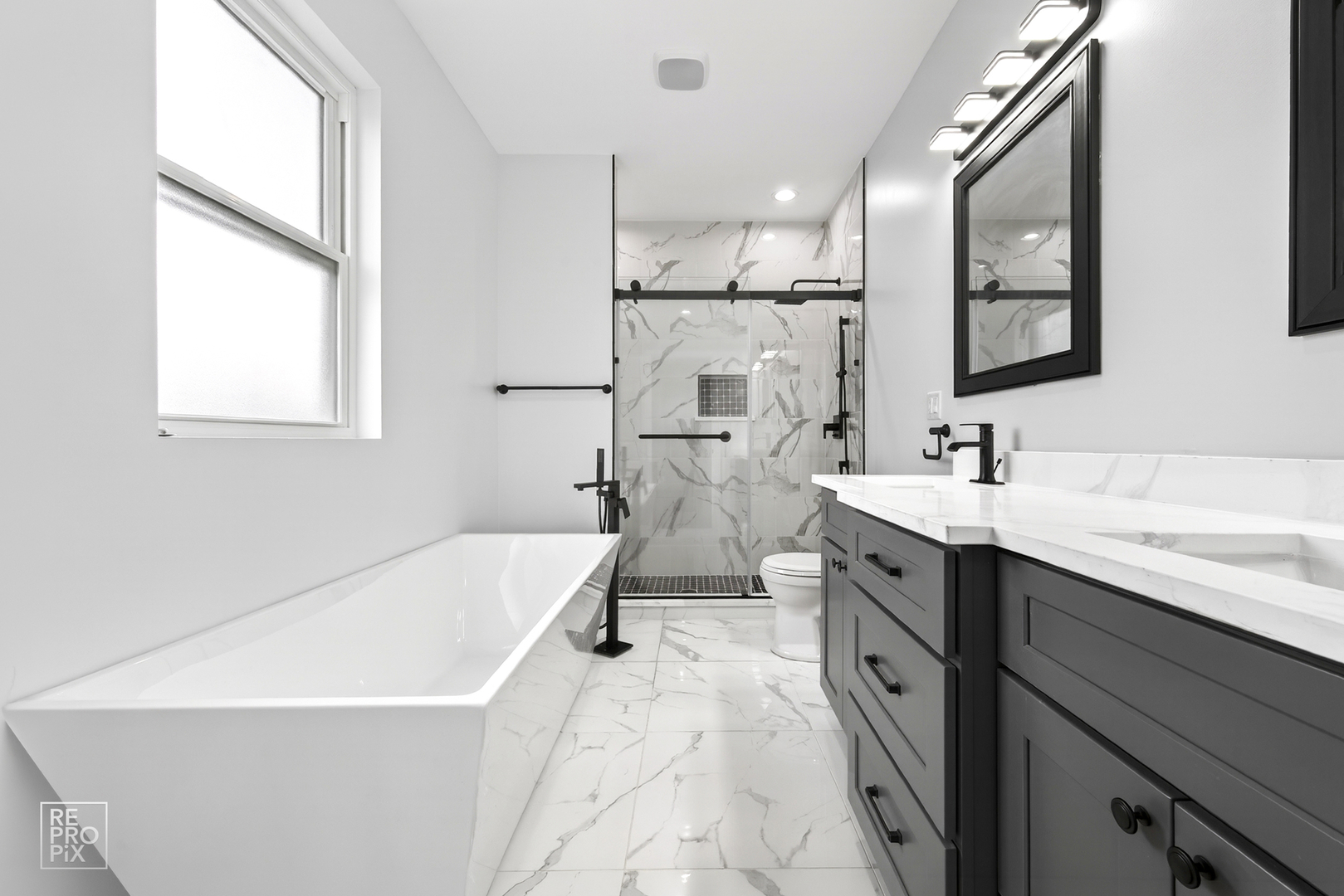 1422 S 13th Avenue, Maywood, IL 60153