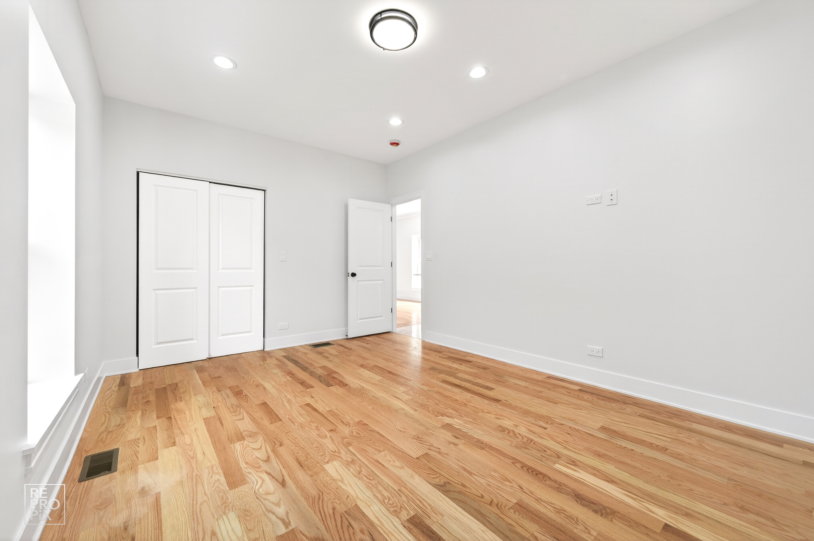 1422 S 13th Avenue, Maywood, IL 60153