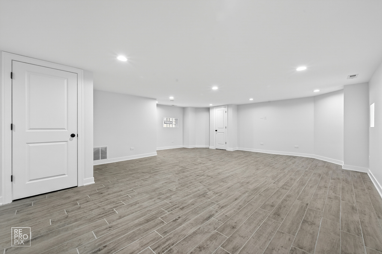 1422 S 13th Avenue, Maywood, IL 60153
