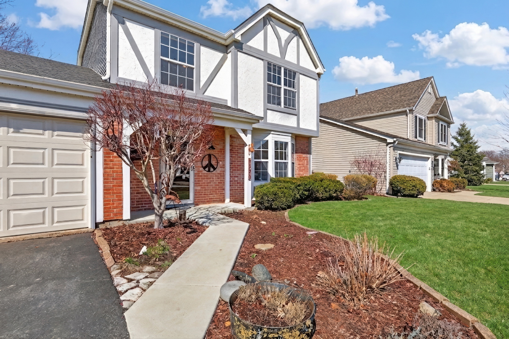 1388 Huntington Drive, Mundelein, IL 60060