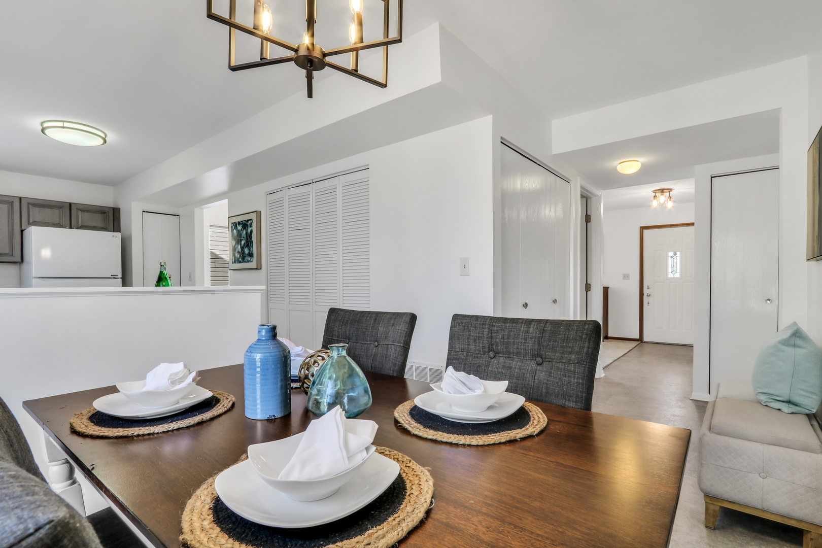 1388 Huntington Drive, Mundelein, IL 60060