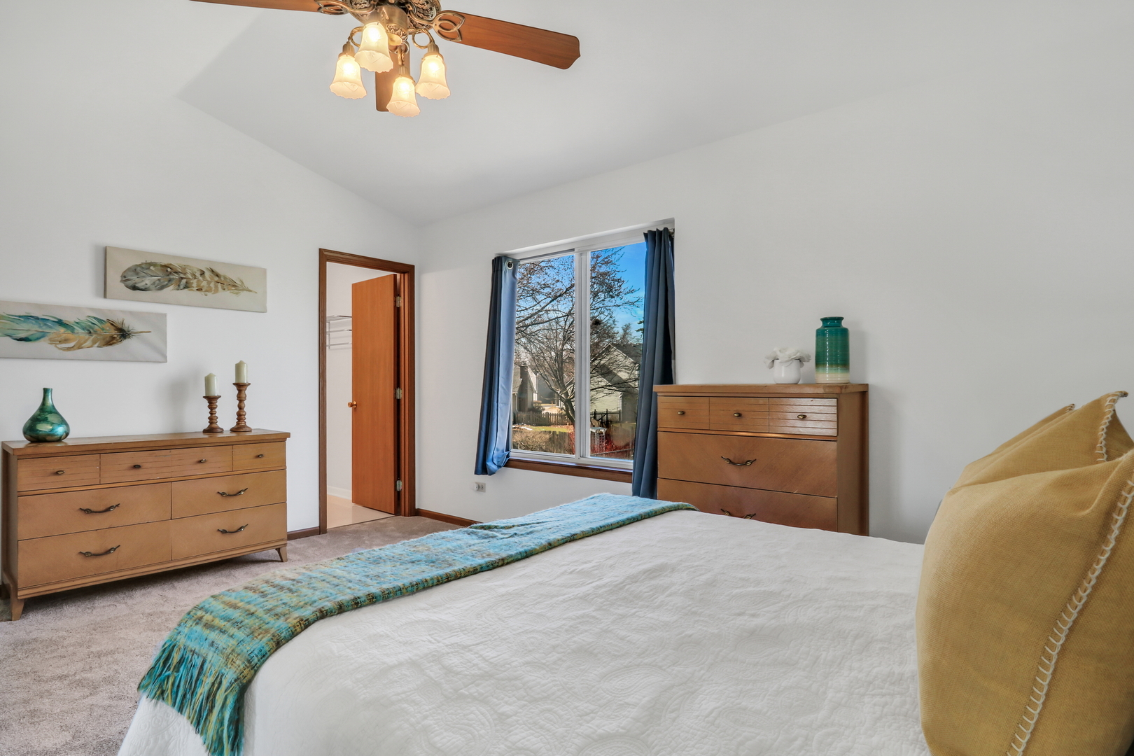 1388 Huntington Drive, Mundelein, IL 60060