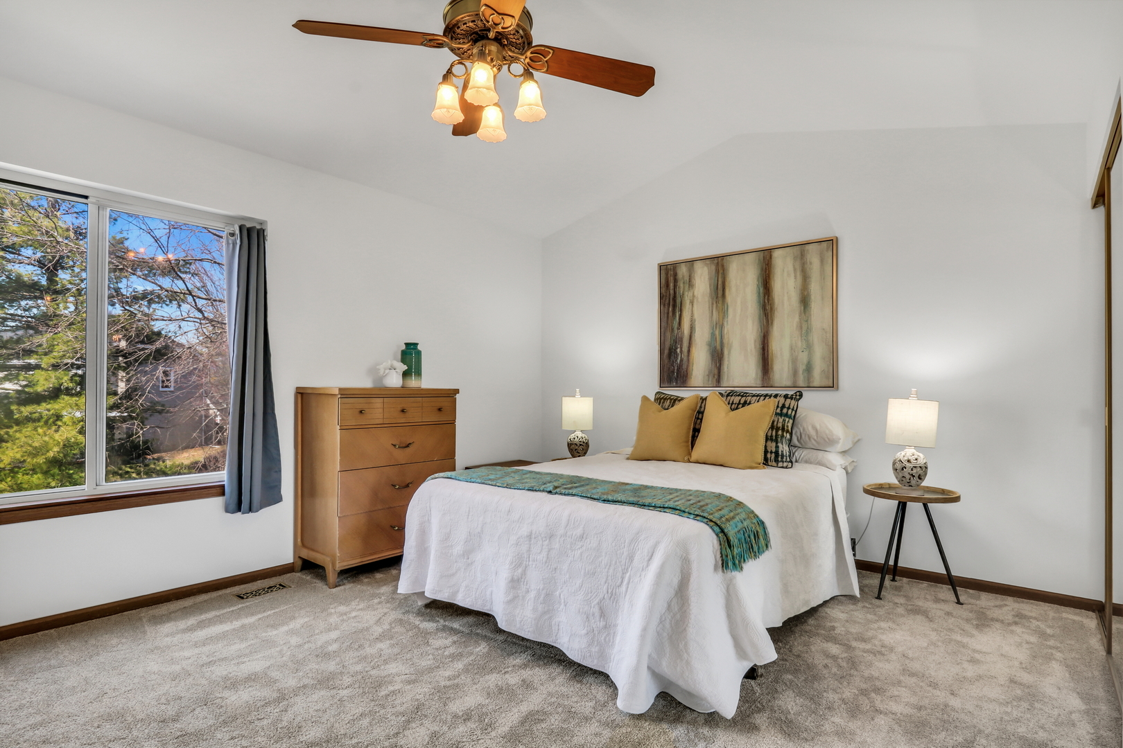 1388 Huntington Drive, Mundelein, IL 60060