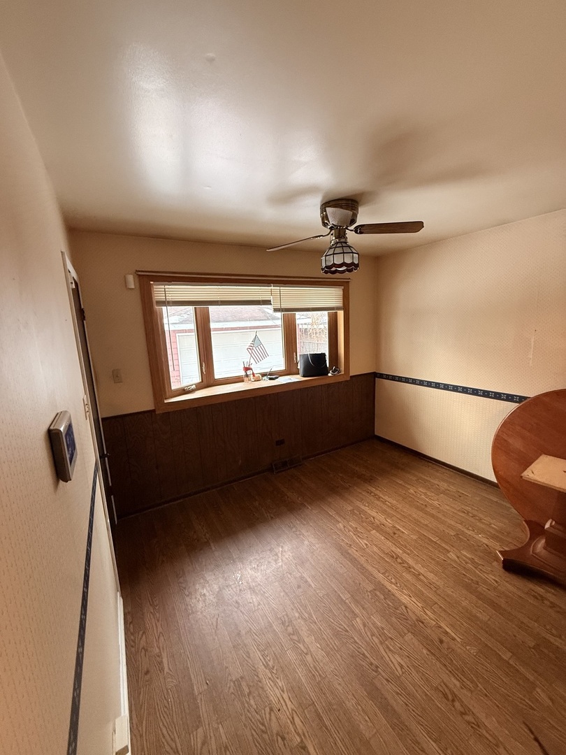 18136 Oakwood Avenue, Lansing, IL 60438