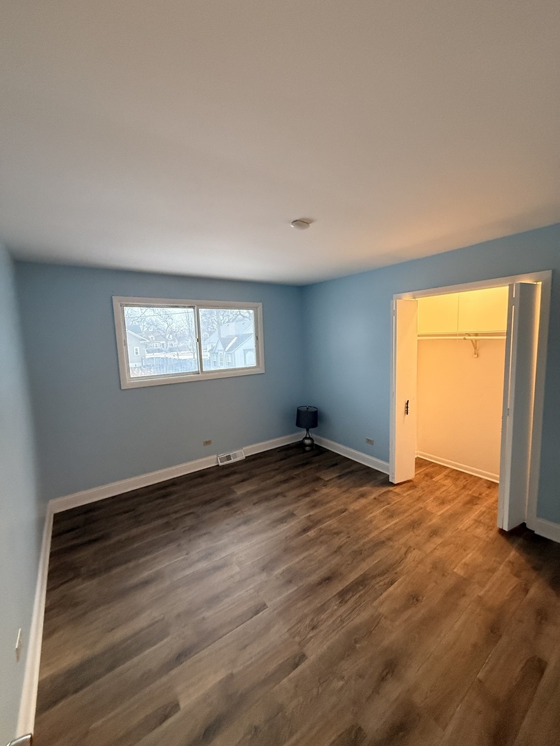 18136 Oakwood Avenue, Lansing, IL 60438