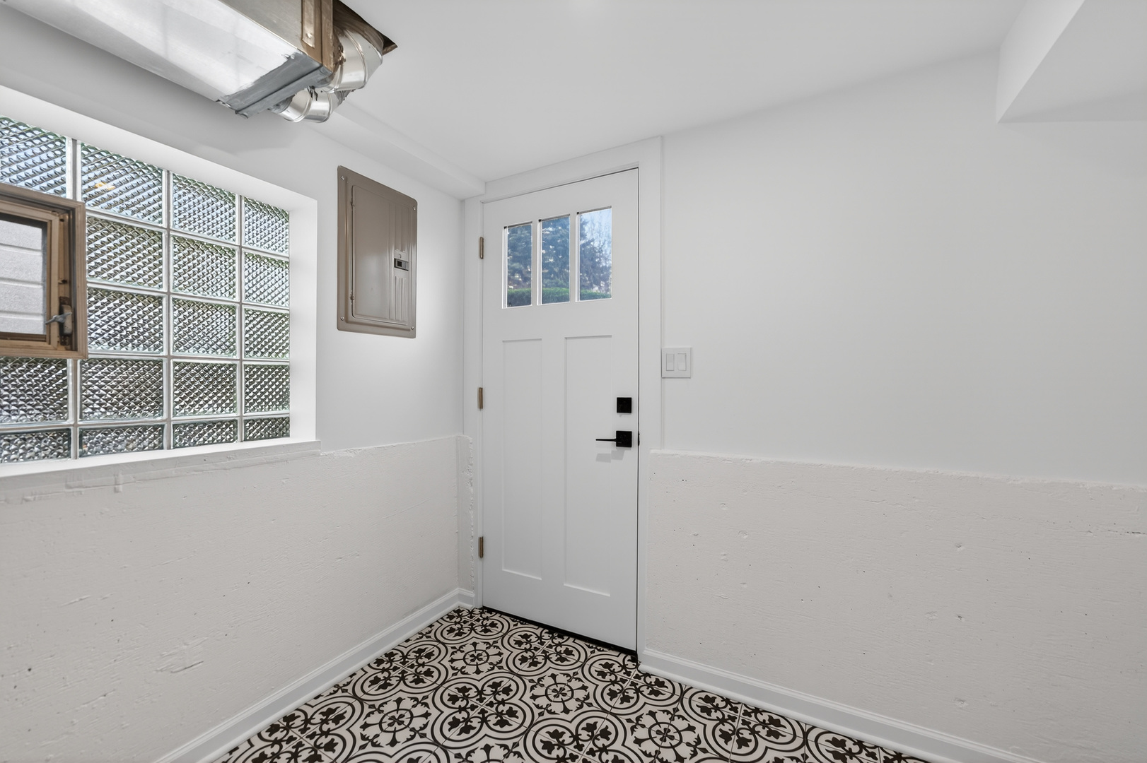 241 E Schick Road, Bloomingdale, IL 60108