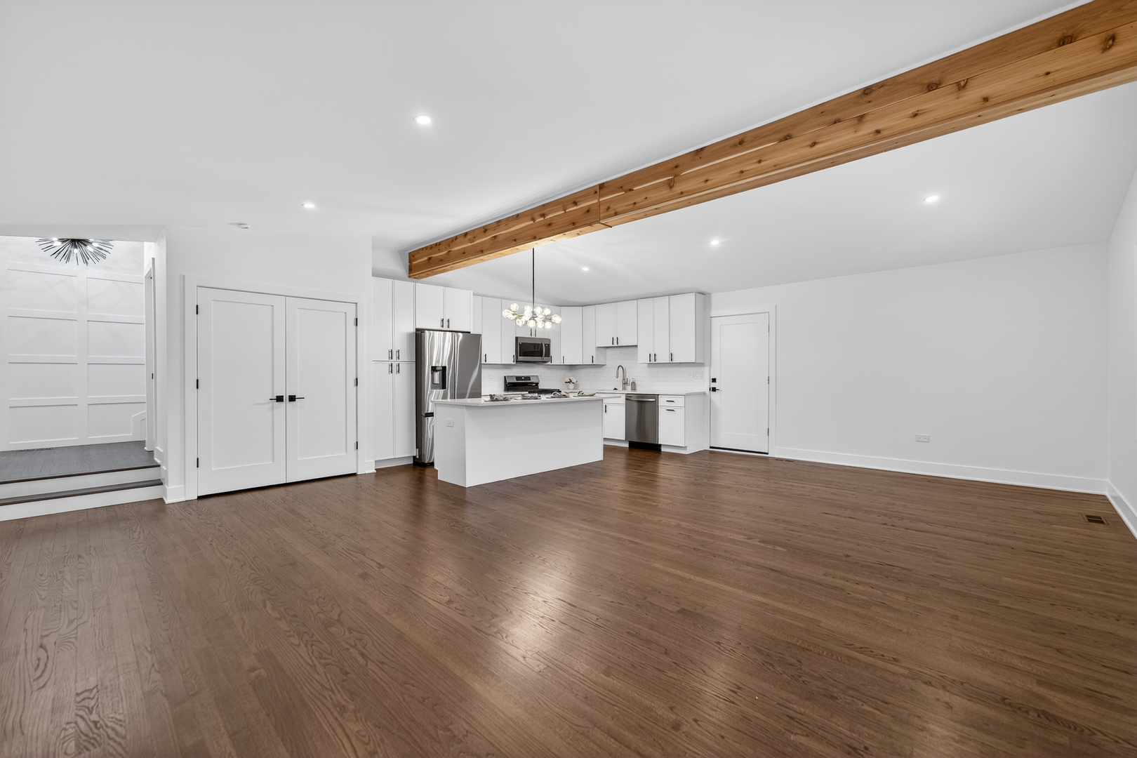 241 E Schick Road, Bloomingdale, IL 60108