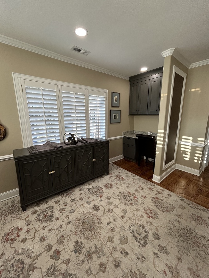 4 Oak Brook Club Drive #G205, Oak Brook, IL 60523