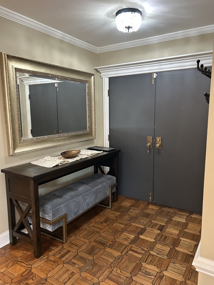 4 Oak Brook Club Drive #G205, Oak Brook, IL 60523