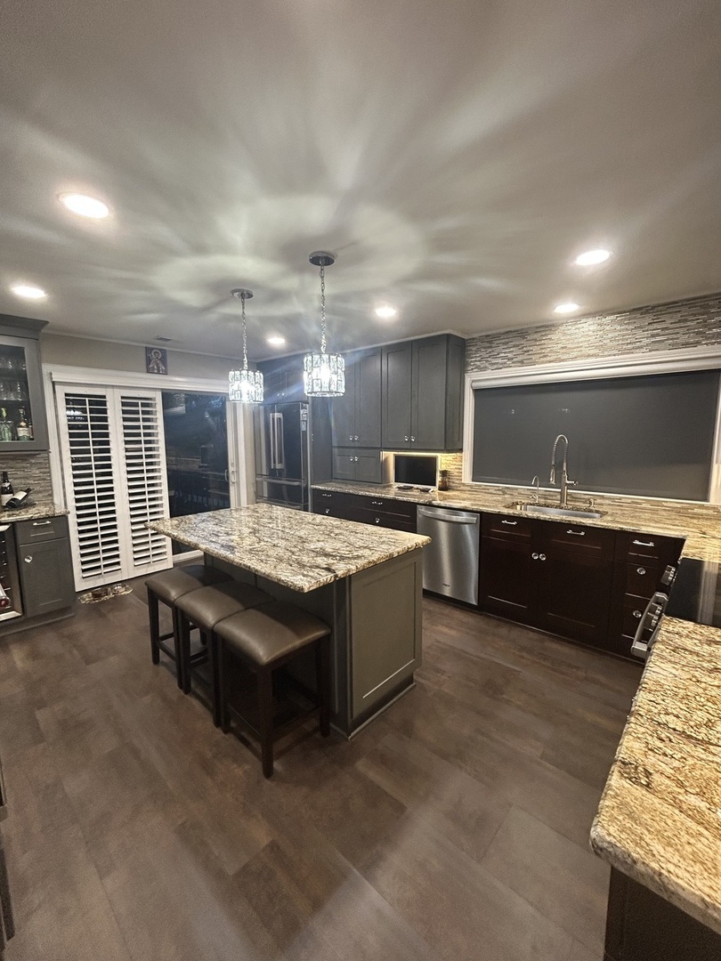 4 Oak Brook Club Drive #G205, Oak Brook, IL 60523