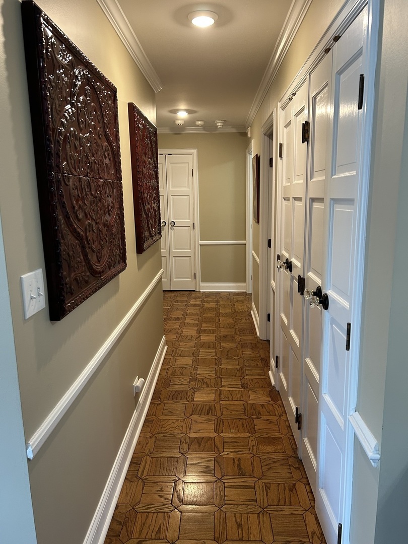 4 Oak Brook Club Drive #G205, Oak Brook, IL 60523