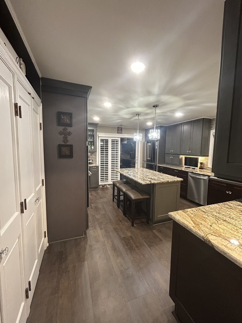 4 Oak Brook Club Drive #G205, Oak Brook, IL 60523