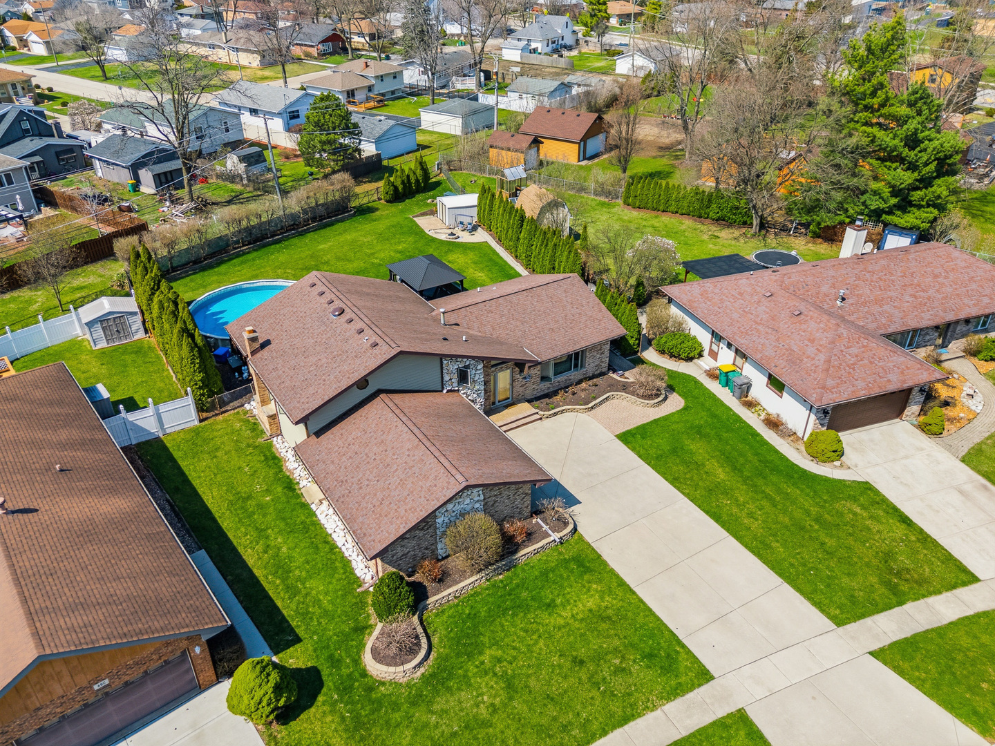 670 Kruk Street, Lemont, IL 60439