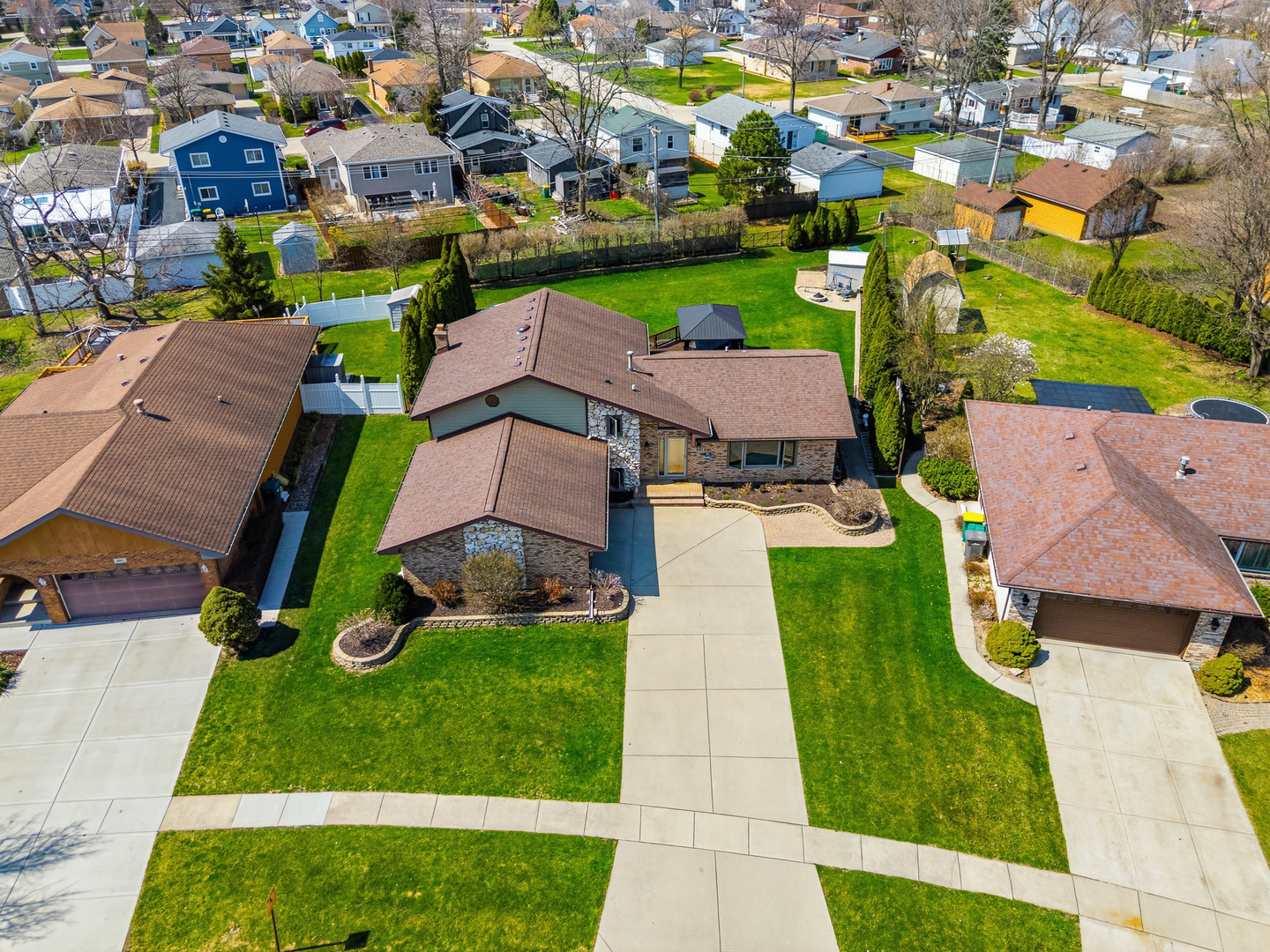 670 Kruk Street, Lemont, IL 60439