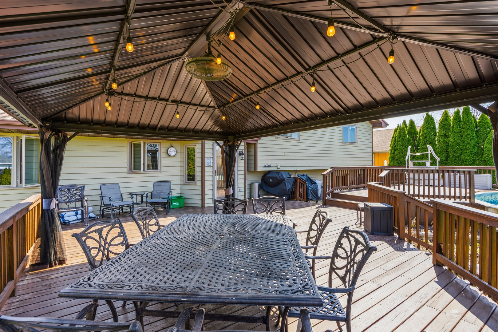 670 Kruk Street, Lemont, IL 60439