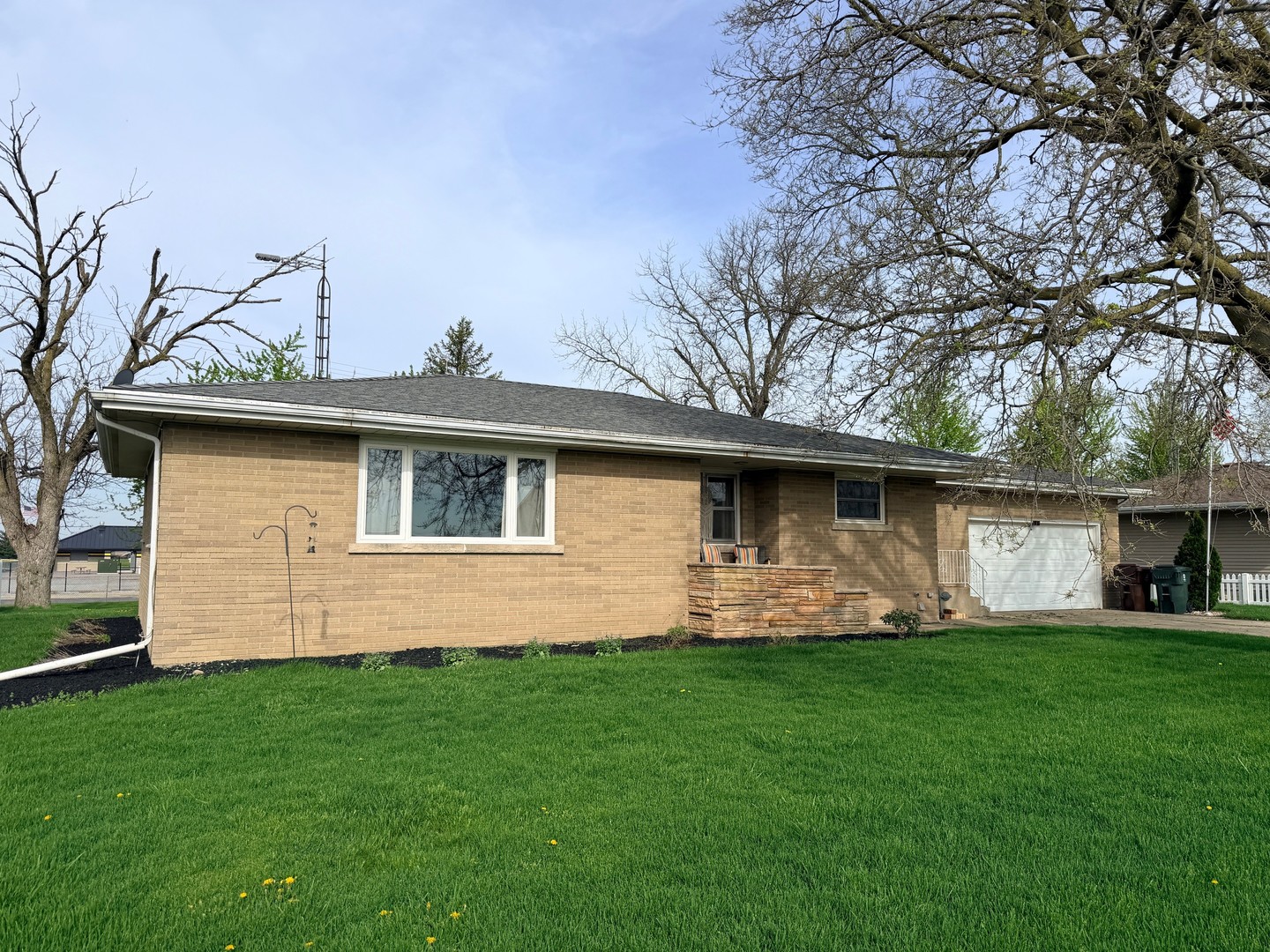 635 N Elm Street, Herscher, IL 60941