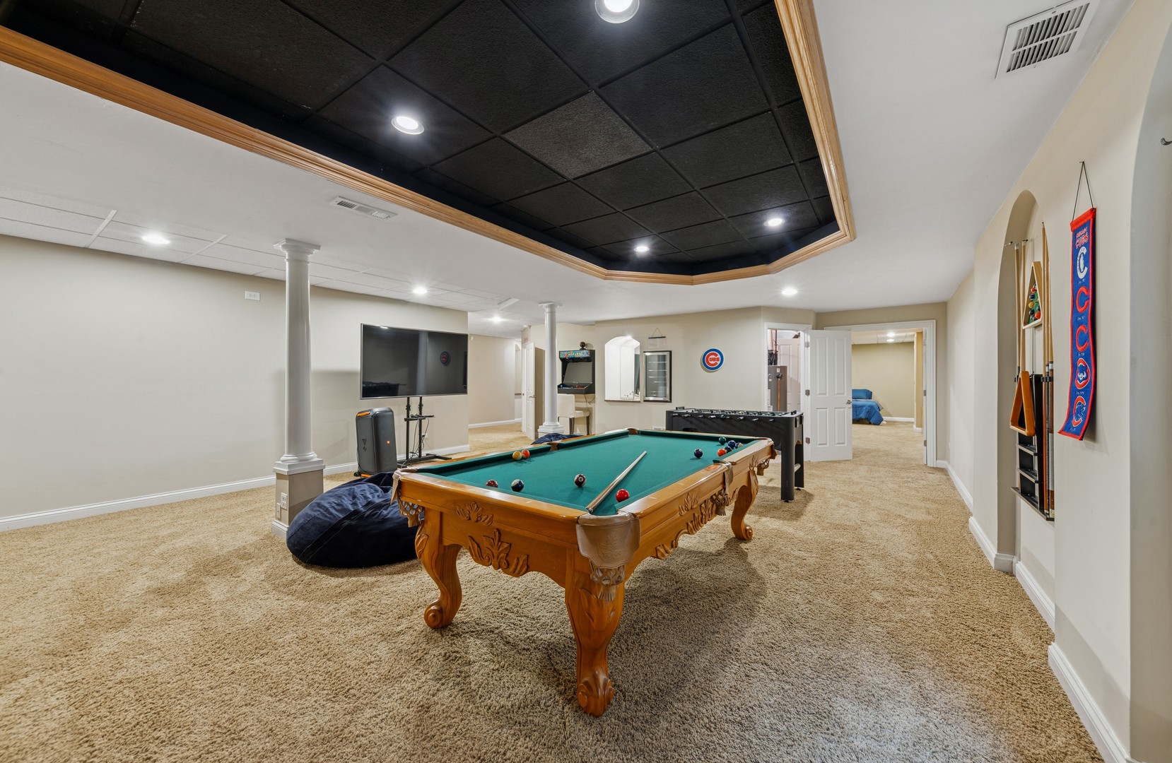 385 N Chalary Court, Palatine, IL 60067