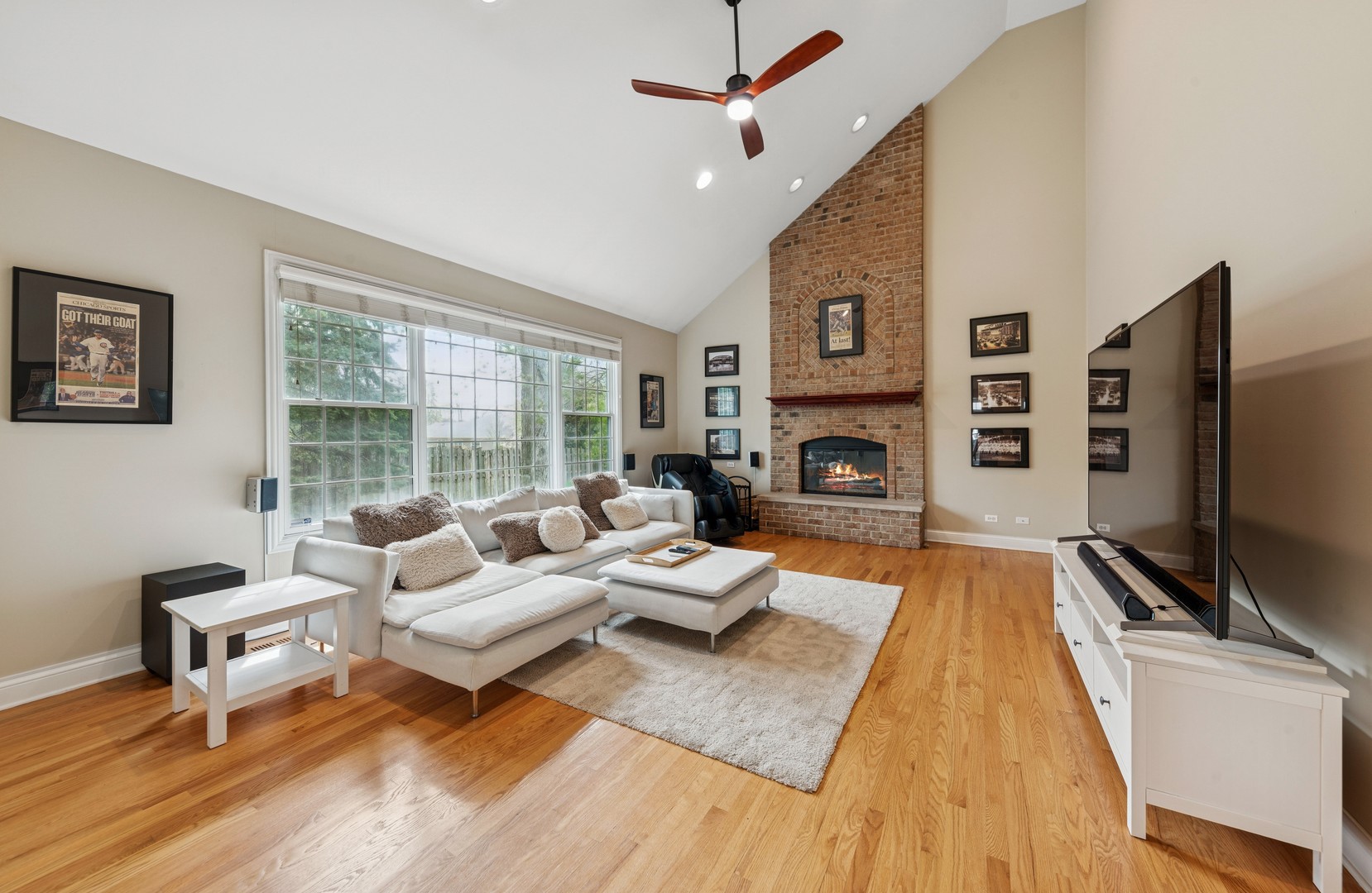 385 N Chalary Court, Palatine, IL 60067