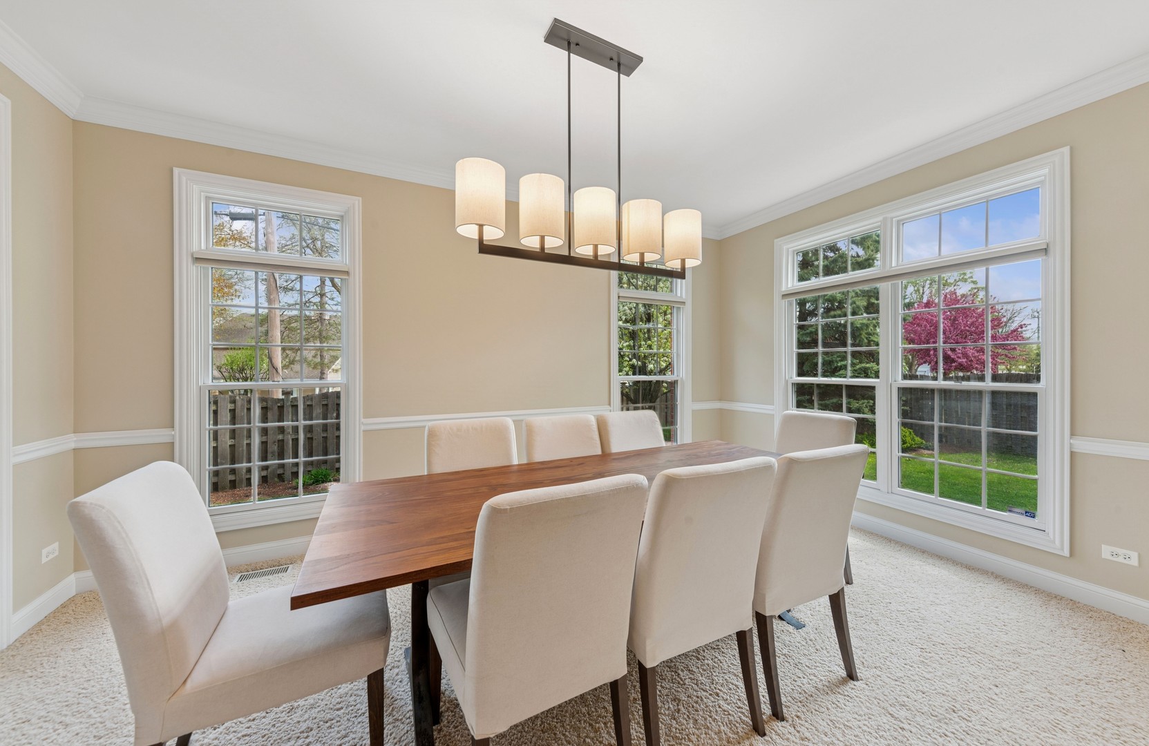 385 N Chalary Court, Palatine, IL 60067