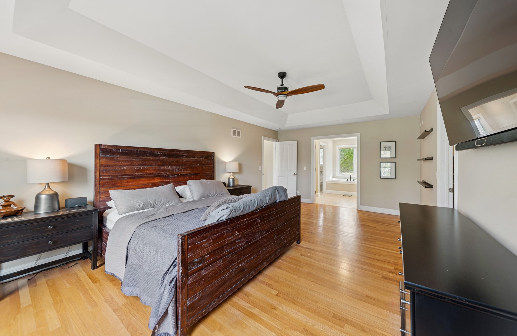 385 N Chalary Court, Palatine, IL 60067