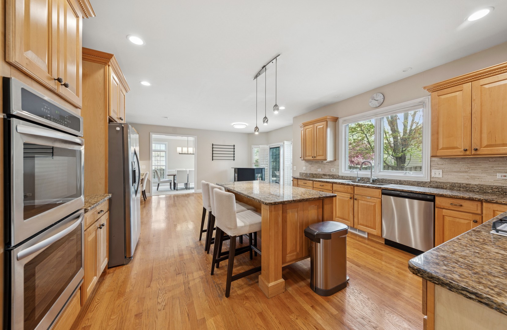 385 N Chalary Court, Palatine, IL 60067