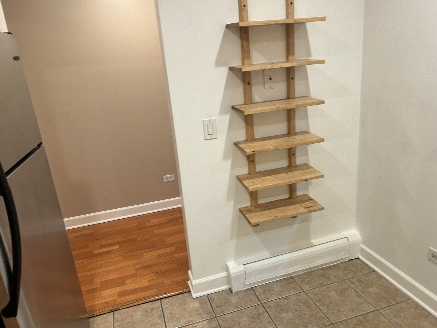 677 S River Road #2C, Des Plaines, IL 60016