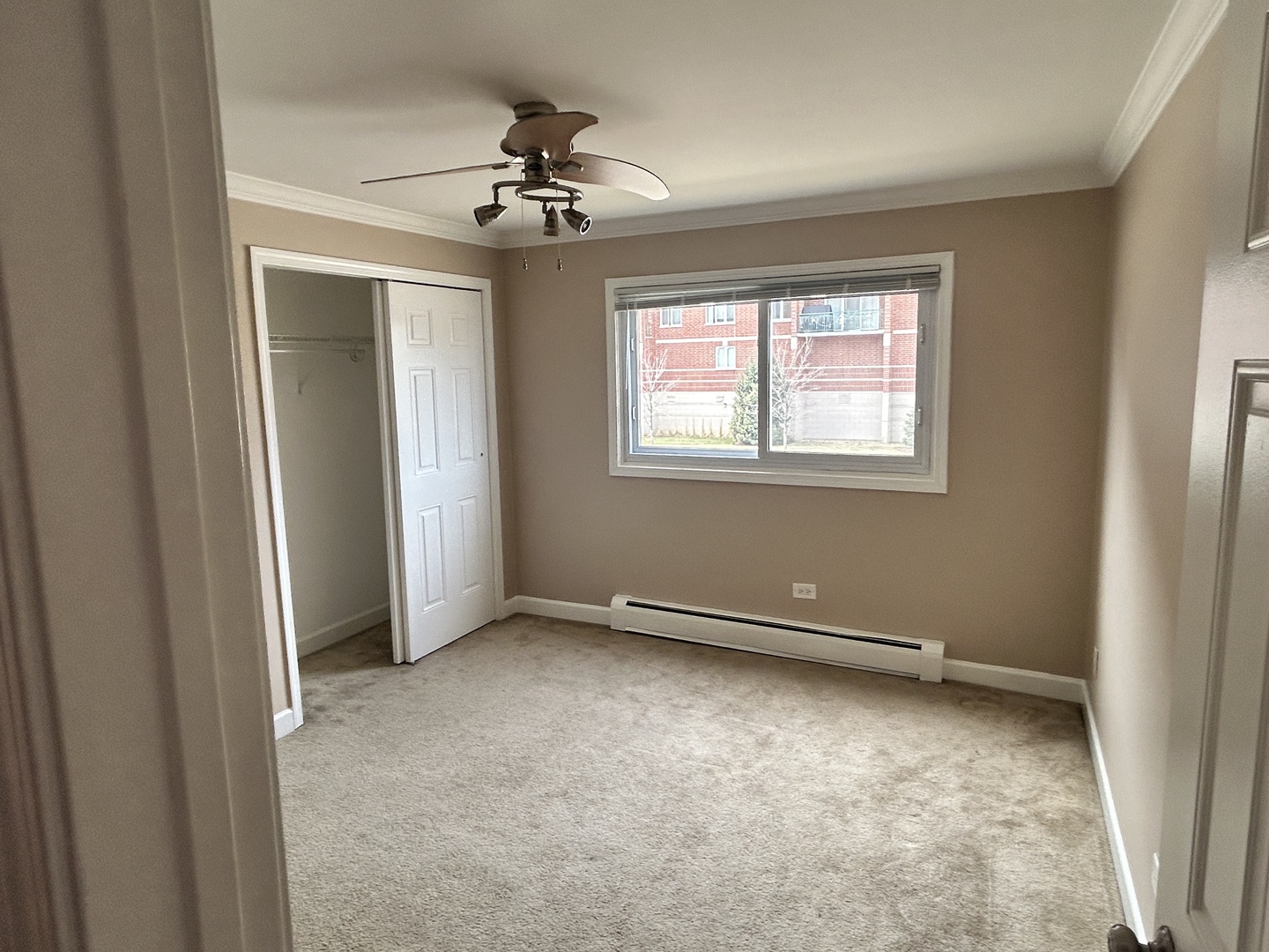 677 S River Road #2C, Des Plaines, IL 60016