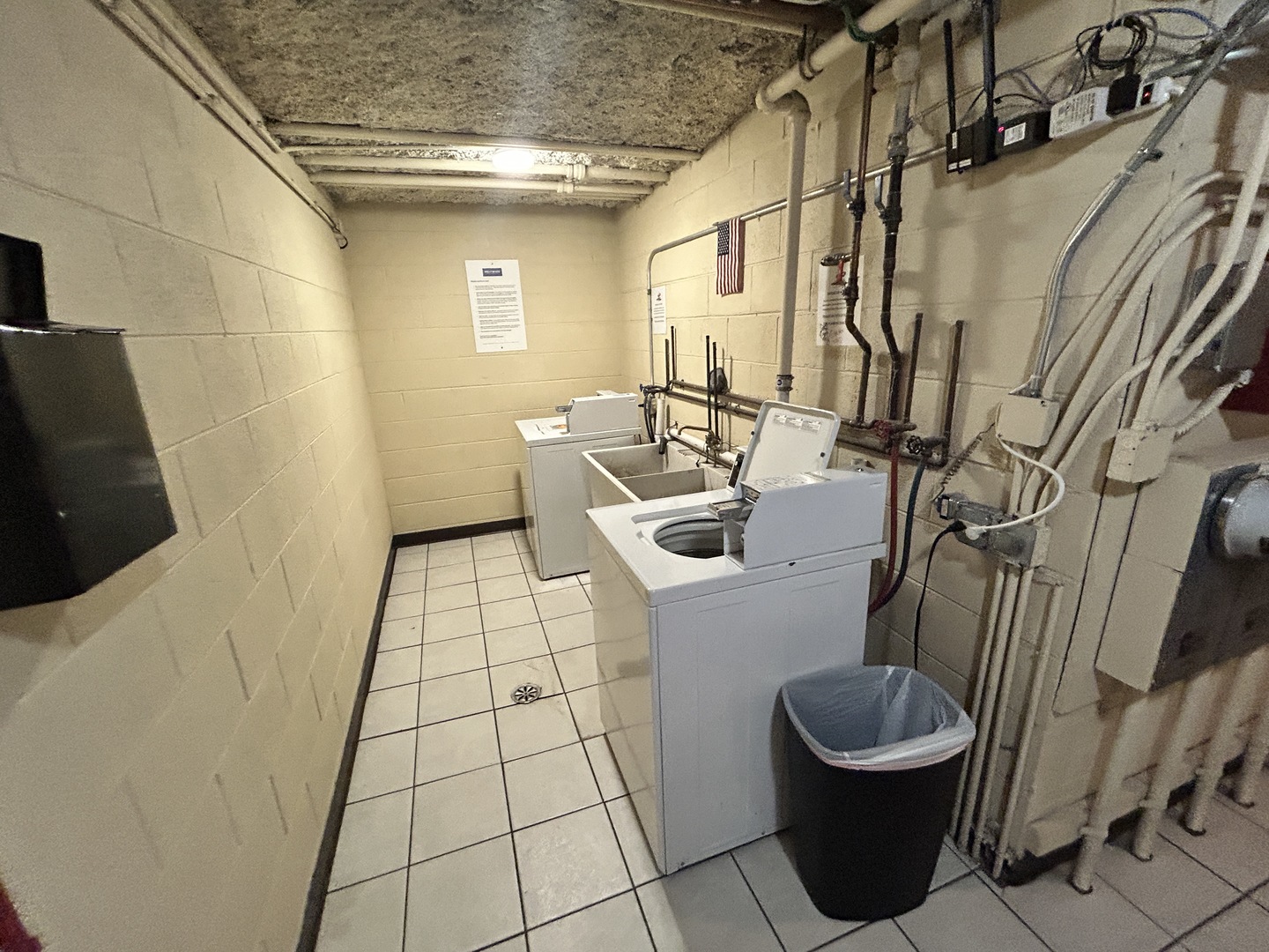 677 S River Road #2C, Des Plaines, IL 60016