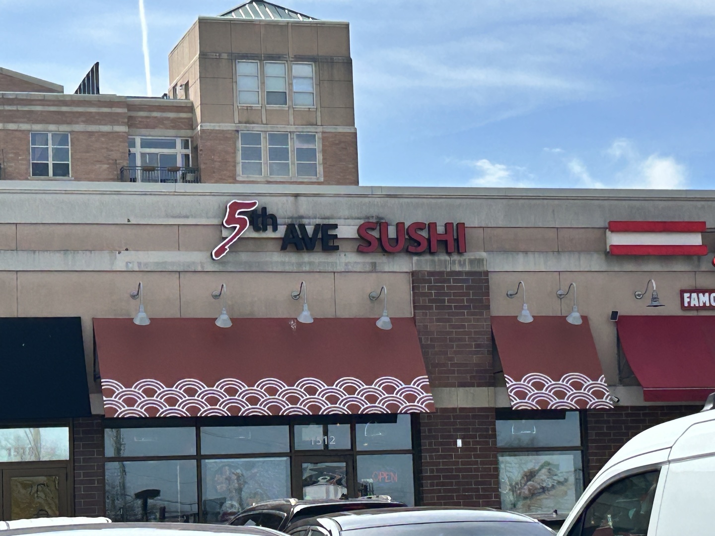 677 S River Road #2C, Des Plaines, IL 60016