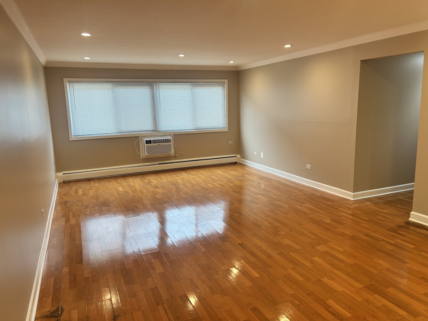 677 S River Road #2C, Des Plaines, IL 60016