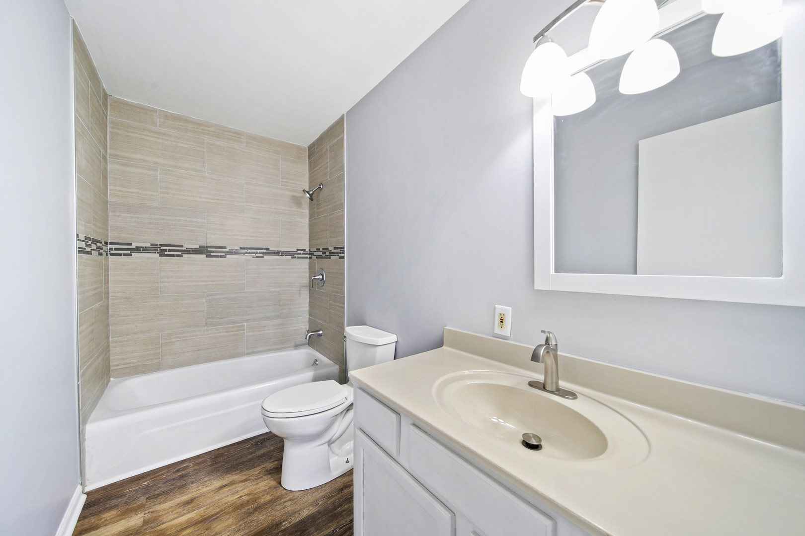 1421 Heather Drive, Aurora, IL 60506