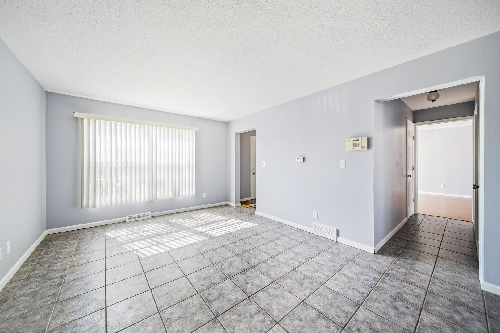 1421 Heather Drive, Aurora, IL 60506