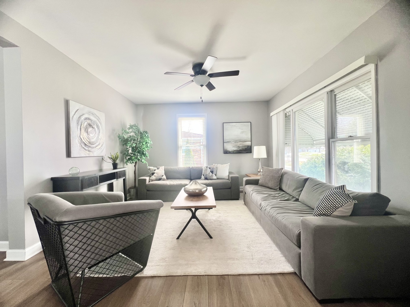 7113 Clarendon Hills Road, Darien, IL 60561