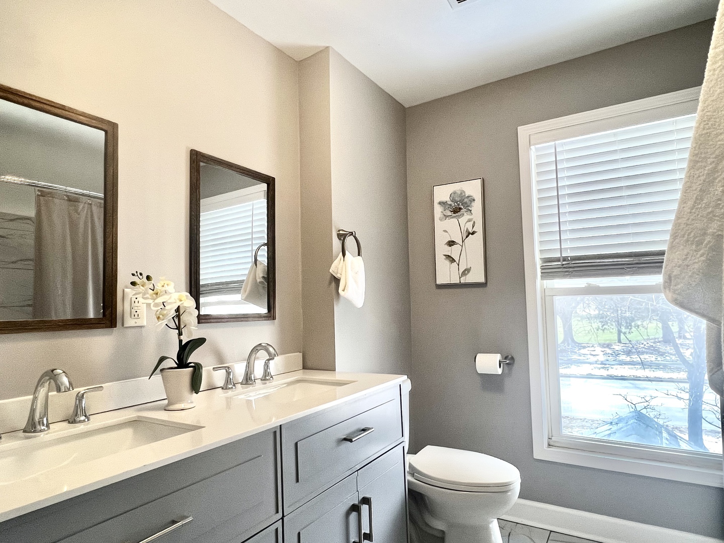 7113 Clarendon Hills Road, Darien, IL 60561