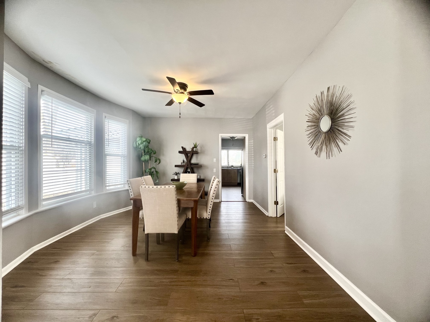 7113 Clarendon Hills Road, Darien, IL 60561